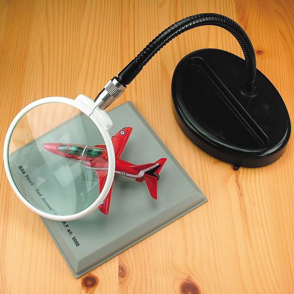 זכוכית מגדלת שולחנית צוואר גמיש